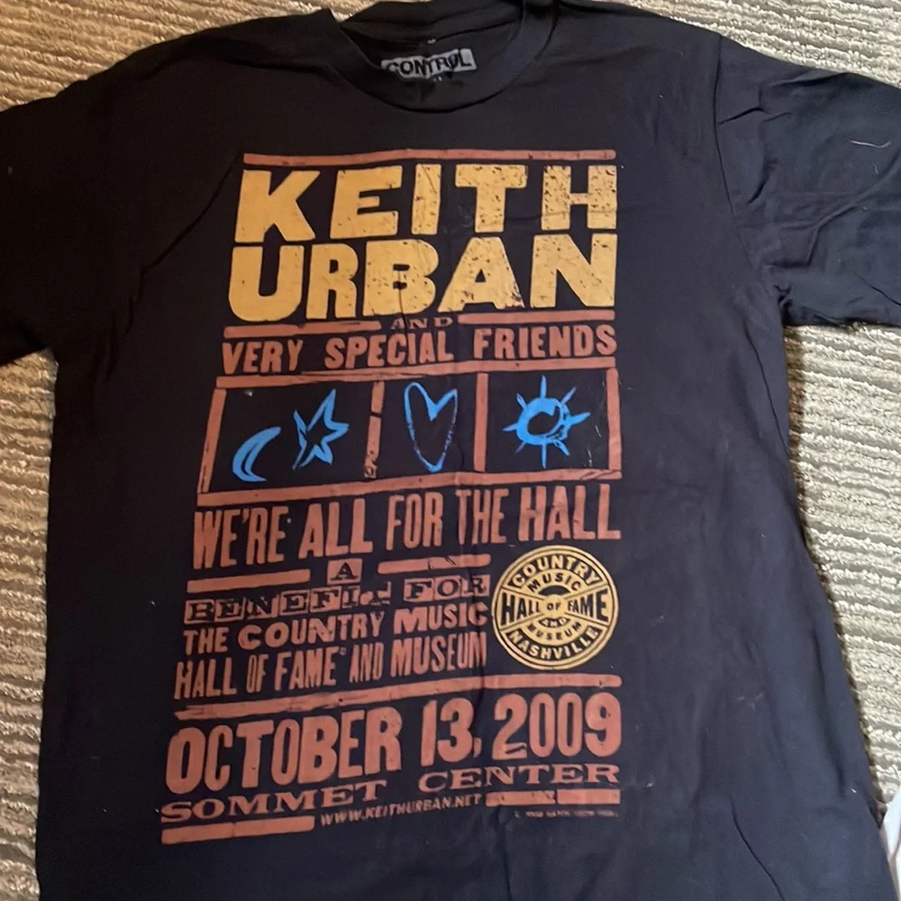 Keith Urban lot (sorry… no actual Keith ♥️) - Picture 3 of 4